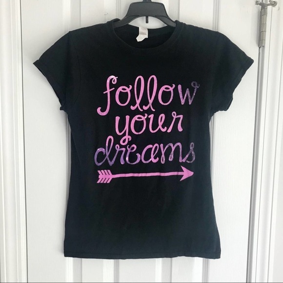 Follow Dreams Arrow Black Pink Graphic Tee - Picture 1 of 6